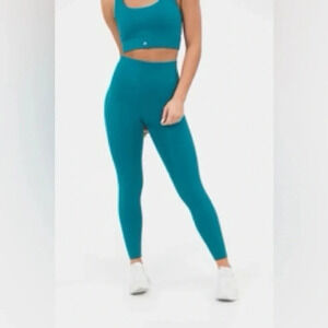 Laki activewear Women’s Leggings  in Glacier size L EUC